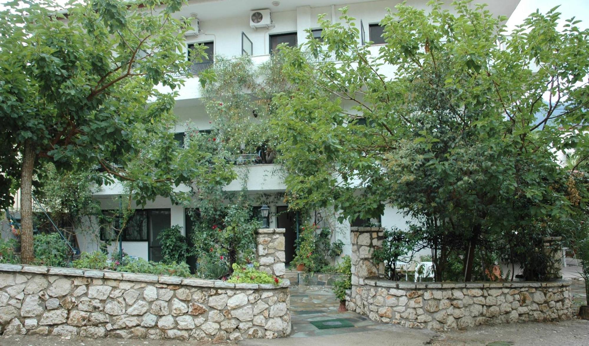 Yasemi Rooms Vasiliki  Exterior photo